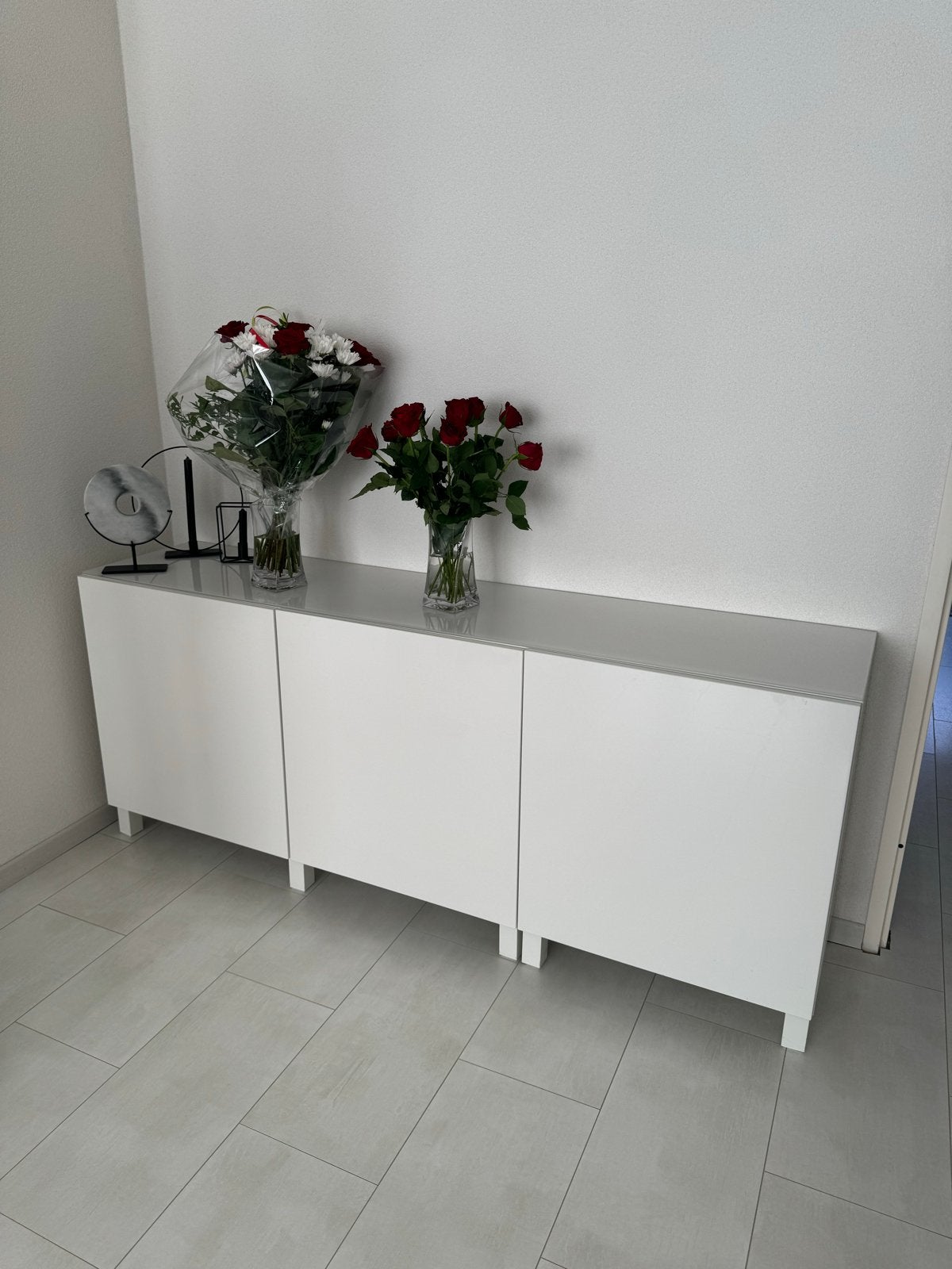 Hoogglans witte Ikea Besta Dressoir 180cm breed, Huis en Inrichting, Kasten | Dressoirs, Ophalen, Overige materialen, Gebruikt