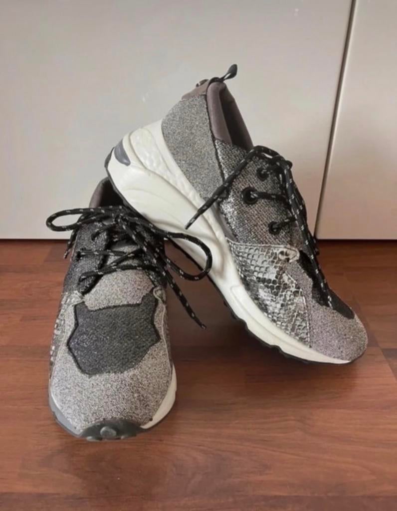 Sneakers Steve Madden Maat 38, Ophalen of Verzenden, Zo goed als nieuw, Sneakers of Gympen