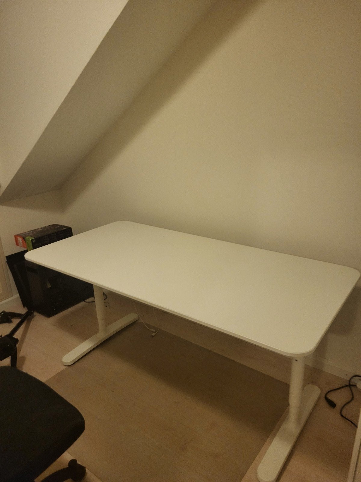Ikea Relatera Bureau 160x80 wit, Huis en Inrichting, Ophalen, Zit-sta bureau, Spaanplaat of MDF, In hoogte verstelbaar