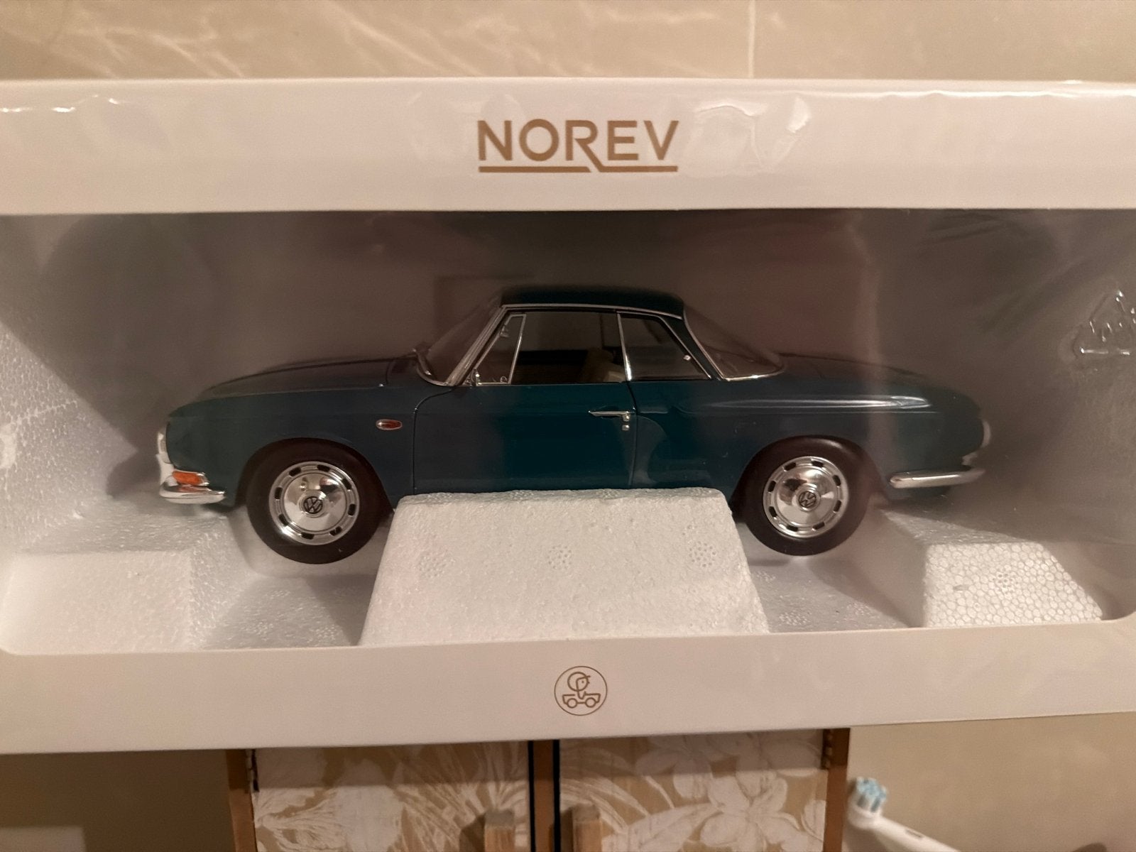 Norev Volkswagen Karmann Ghia 1:18 - Nieuw in doos, G, Auto, C, Nieuw