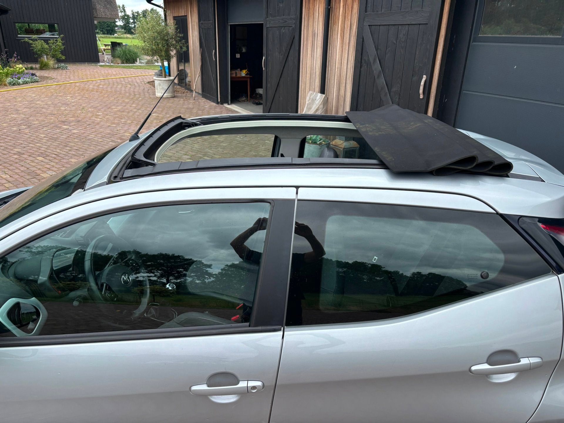 Toyota Aygo 1.0 VVT-i x-clusiv, CABRIO DAK., Voorwielaandrijving, Gebruikt, Euro 6, 4 stoelen