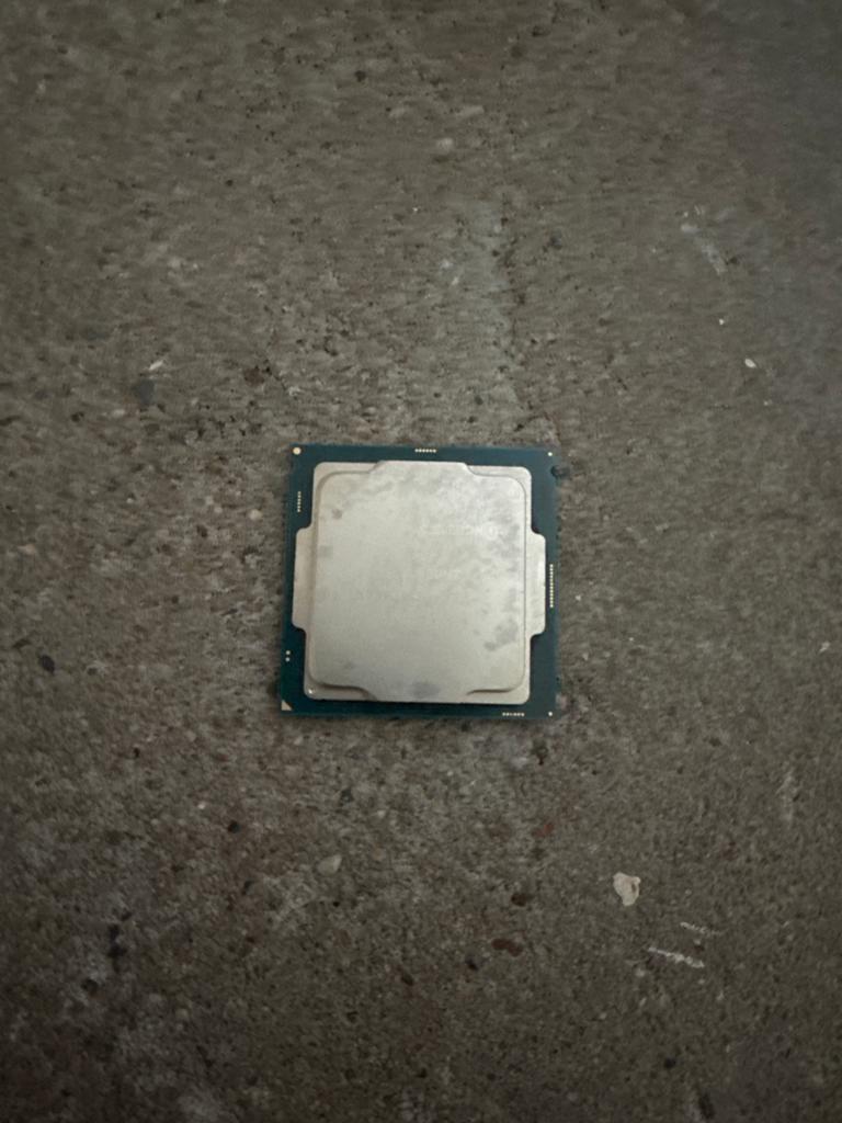 Intel celeron cpu, Ophalen of Verzenden, Zo goed als nieuw, 4-core, 2 tot 3 Ghz