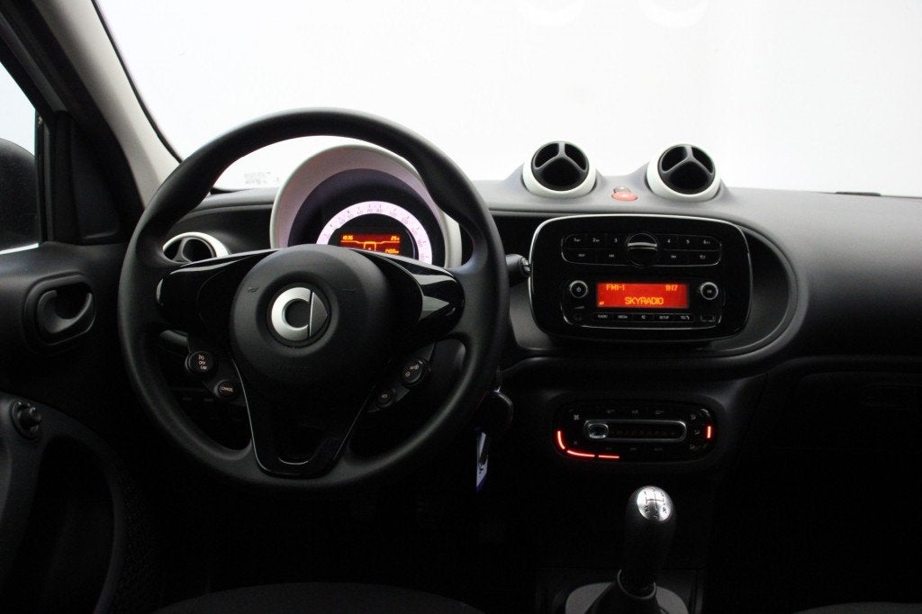 Smart FORFOUR 1.0 5 Deurs - Airco, Cruise, Achterwielaandrijving, Met garantie (alle), 4 stoelen, Wit