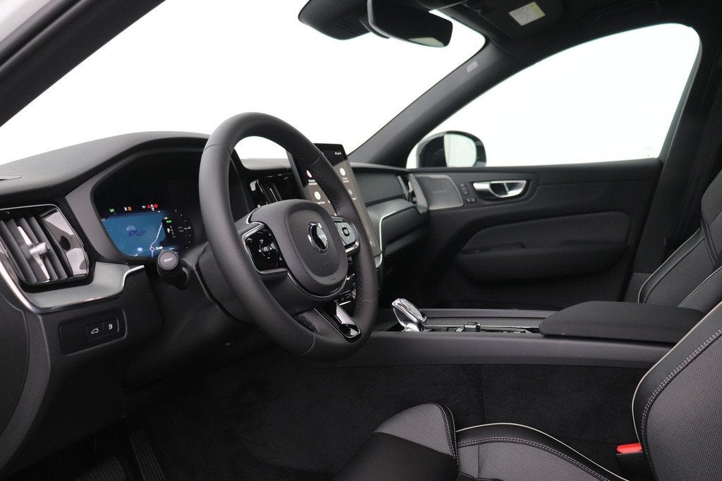 Volvo XC60 T8 Plug-in hybrid Plus Black Edition | FACELIFT |, Auto's, Volvo, Automaat, Lichtsensor, Gebruikt, 4 cilinders