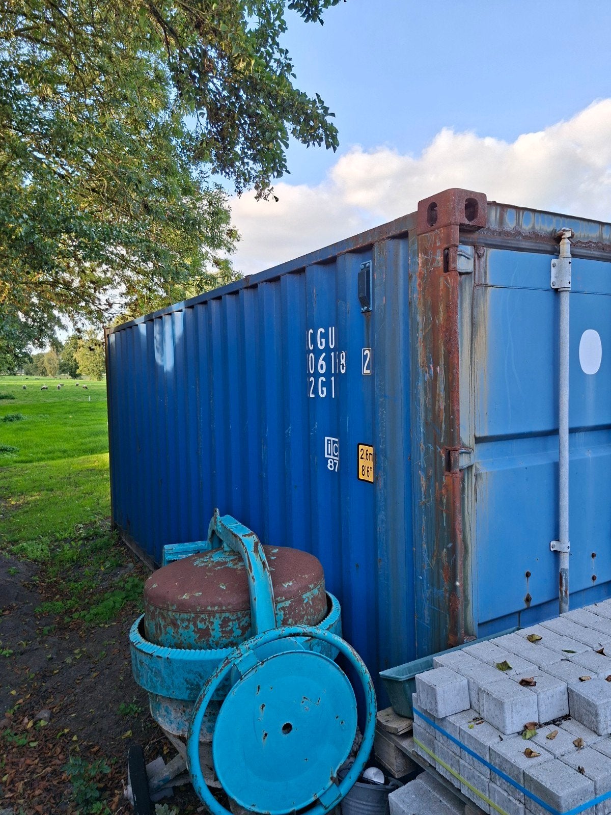 2 goede  zeecontainers, Ophalen