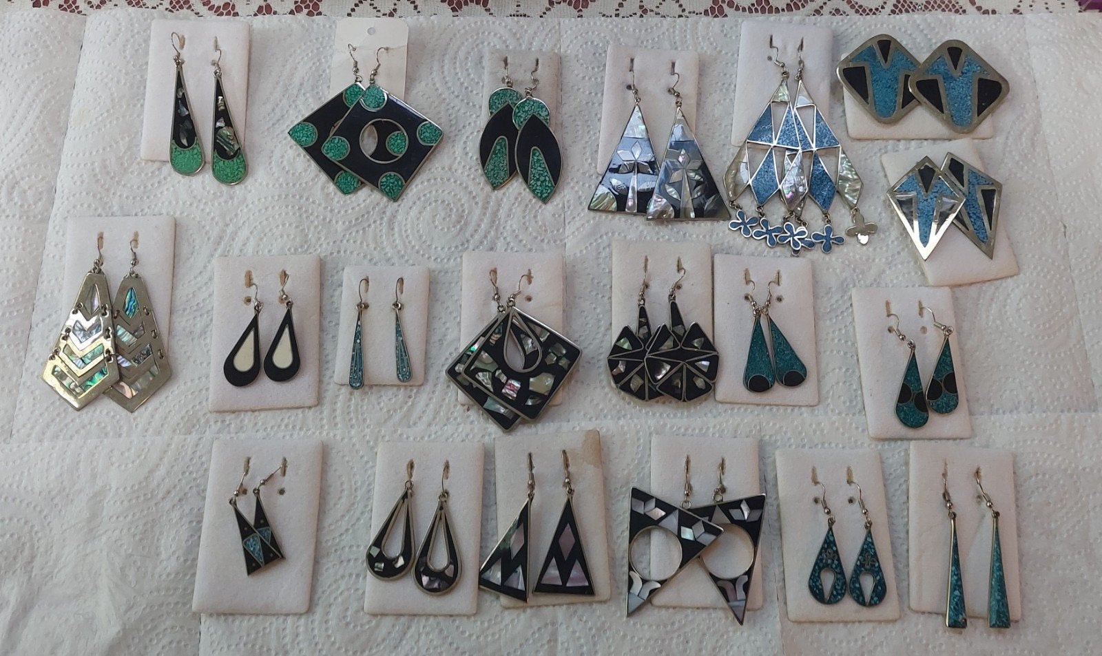 Diverse handgemaakte oorbellen - alpaca, parelmoer, turkoois, Overige materialen, Ophalen of Verzenden, Zo goed als nieuw, Knopjes of Stekers