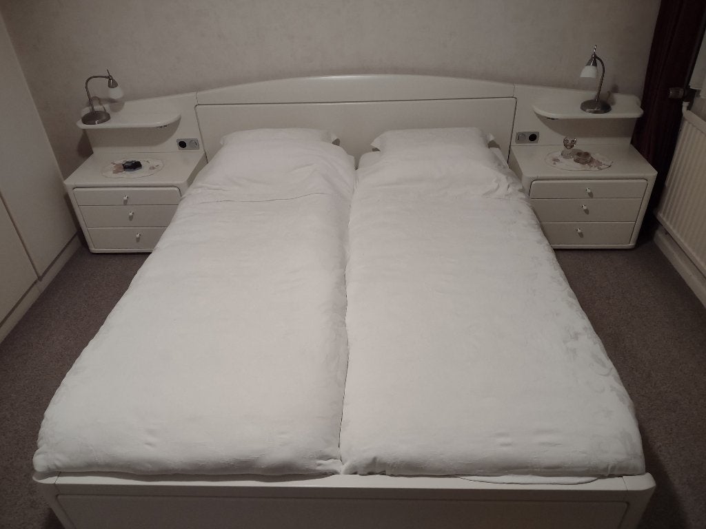 Tweepersoonsbed inclusief nachtkastjes, Ophalen, Gebruikt, Wit, Tweepersoons