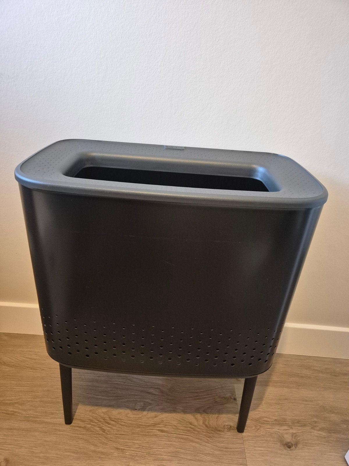 Brabantia Wasmand op pootjes, Huis en Inrichting, Ophalen, Zwart