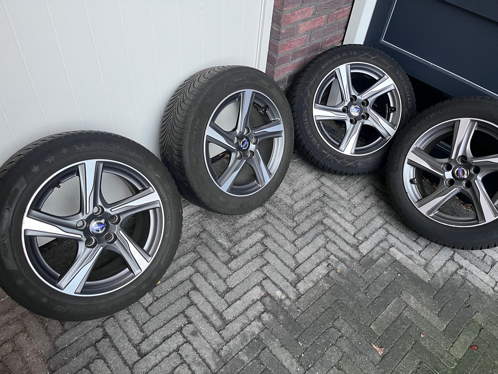 Volvo V40 winterset op velg 16 inch, Ophalen, Gebruikt, 16 inch, Banden en Velgen