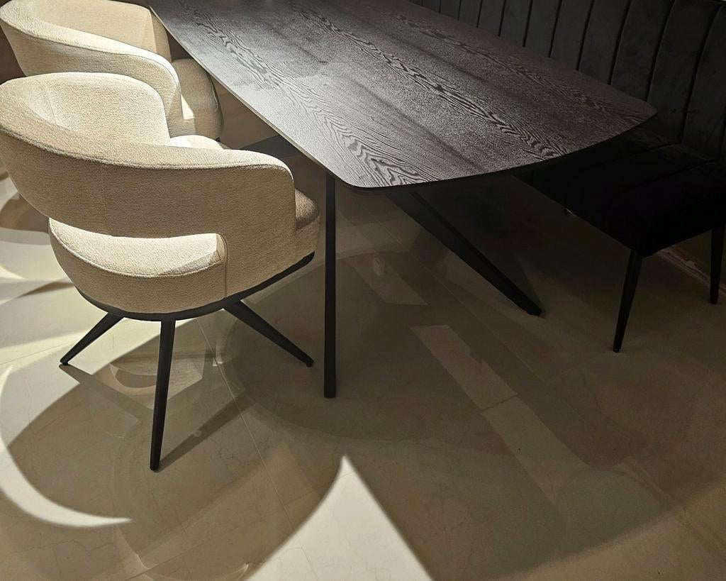 Eettafel deens ovaal zwart, Huis en Inrichting, Tafels | Eettafels, 200 cm of meer, Zo goed als nieuw, Ovaal, 50 tot 100 cm