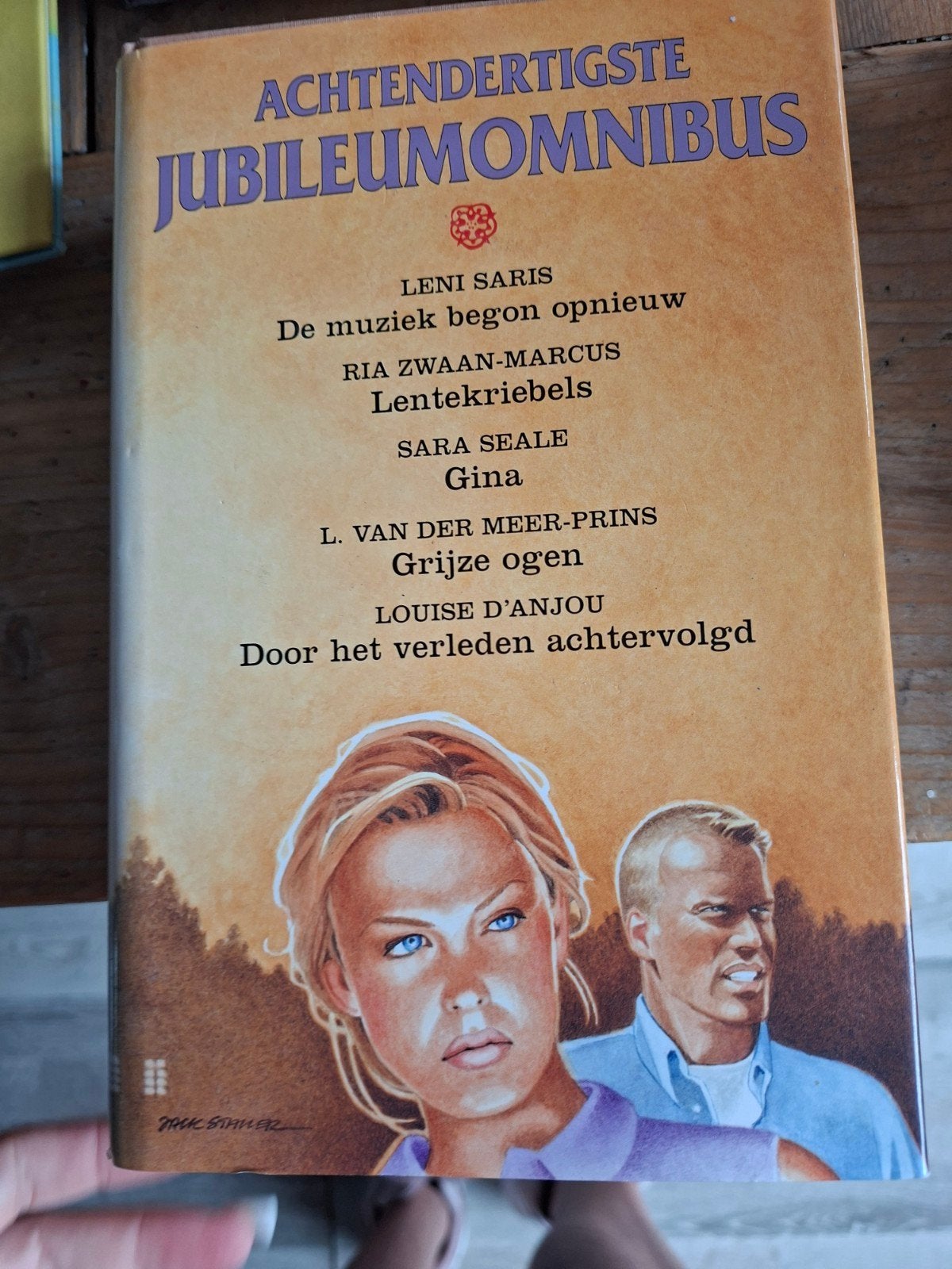 Achtendertigste Jubileumomnibus - Leni Saris e.a., Boeken, Romans, Gelezen, Nederland, Ophalen of Verzenden