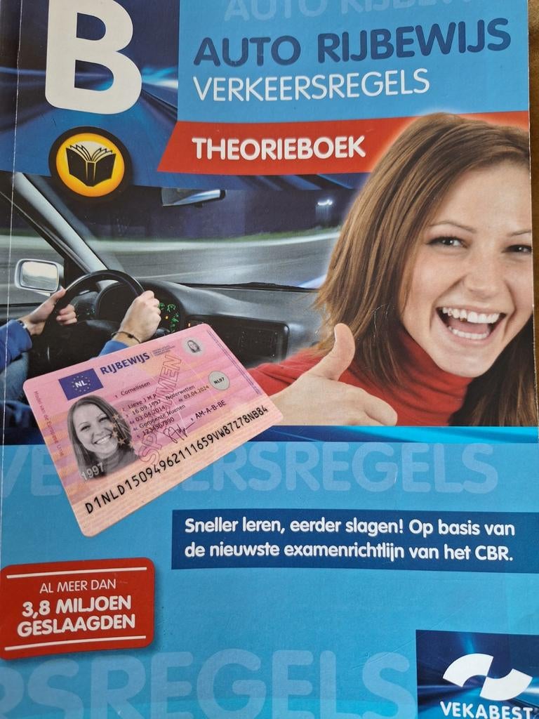 VekaBest Theorieboek Auto Rijbewijs B Verkeersregels, Boeken, Ophalen of Verzenden, Zo goed als nieuw, Overige niveaus, VekaBest Verkeersleermiddelen BV