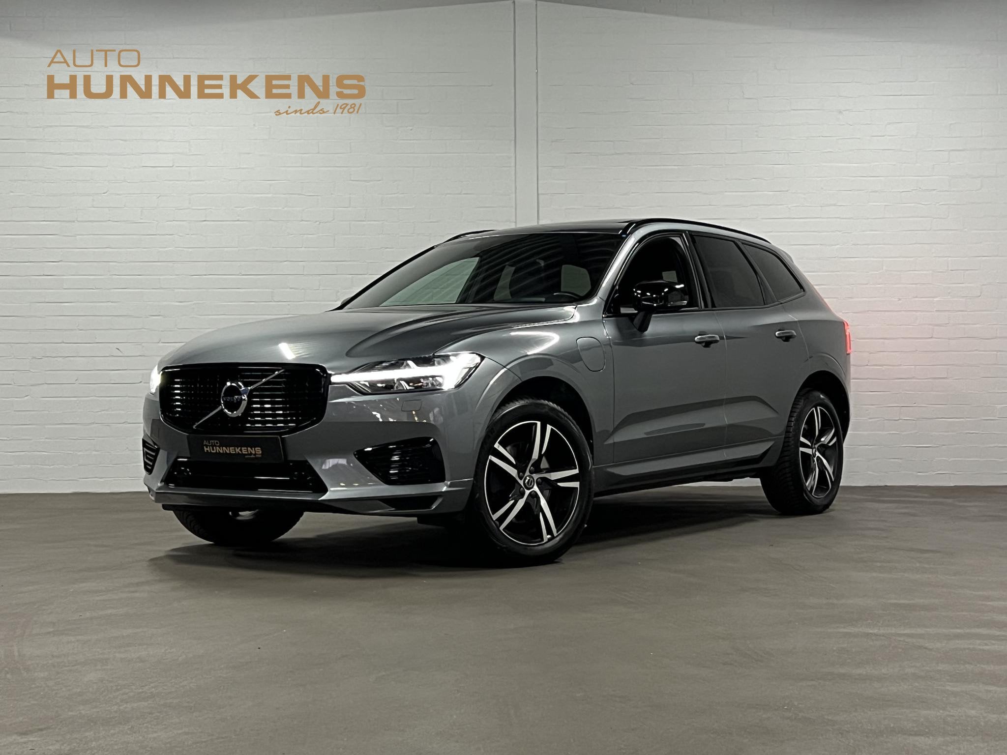 Volvo XC60 2.0 Recharge T6 AWD R-Design Adapt. Cruise | Open, Auto's, 12 maanden, Gebruikt, Euro 6, Leder en Stof