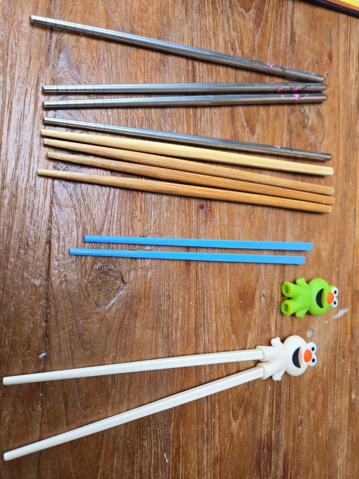 6 sets eetstokjes, incl kinderstokjes, Ophalen of Verzenden, Zo goed als nieuw, Overige typen