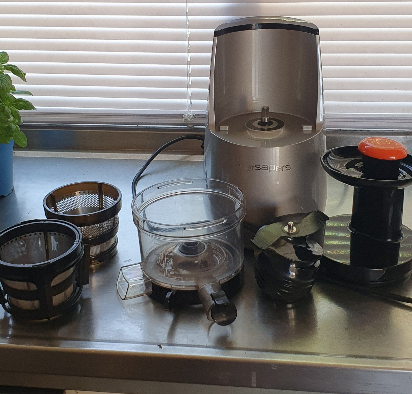Versapers Slowjuicer HO-SBE11 - Zo goed als nieuw, Minder dan 1 liter, Ophalen of Verzenden, Zo goed als nieuw, 1 snelheid
