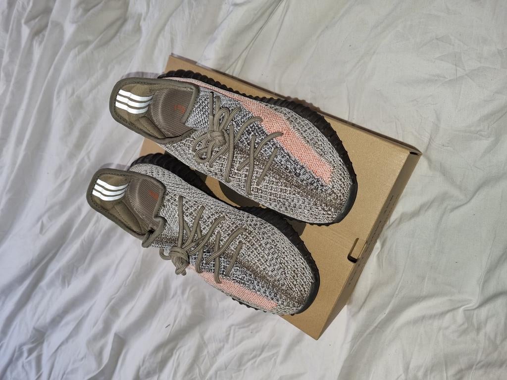 Yeezy 350 V2 Ashstone 43 1/3EU, Overige kleuren, Nieuw, Ophalen of Verzenden, Sneakers of Gympen