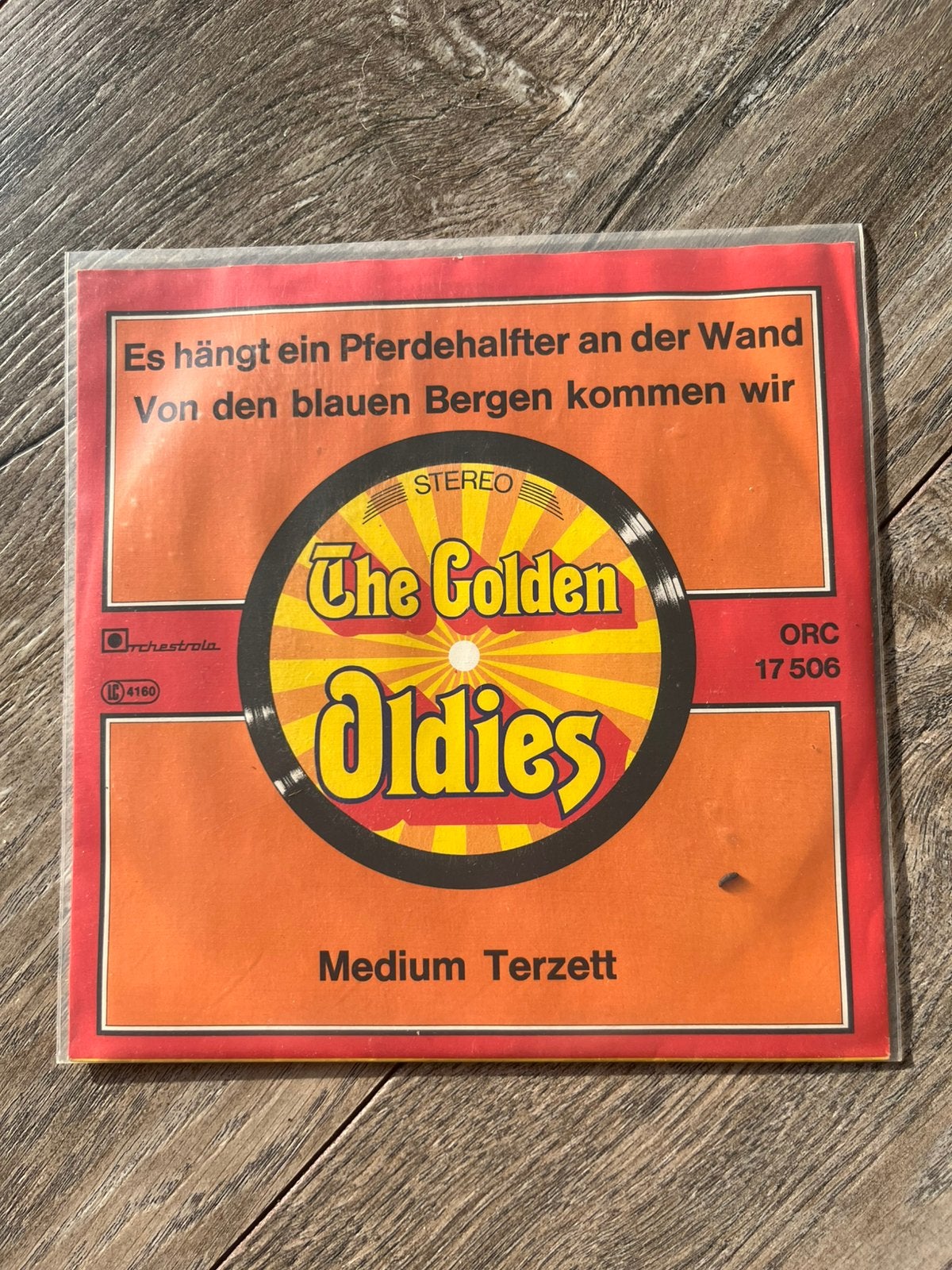 Medium Terzett - es hängt ein Pferdehalfter an der Wand, Ophalen of Verzenden, Gebruikt, Nederlandstalig
