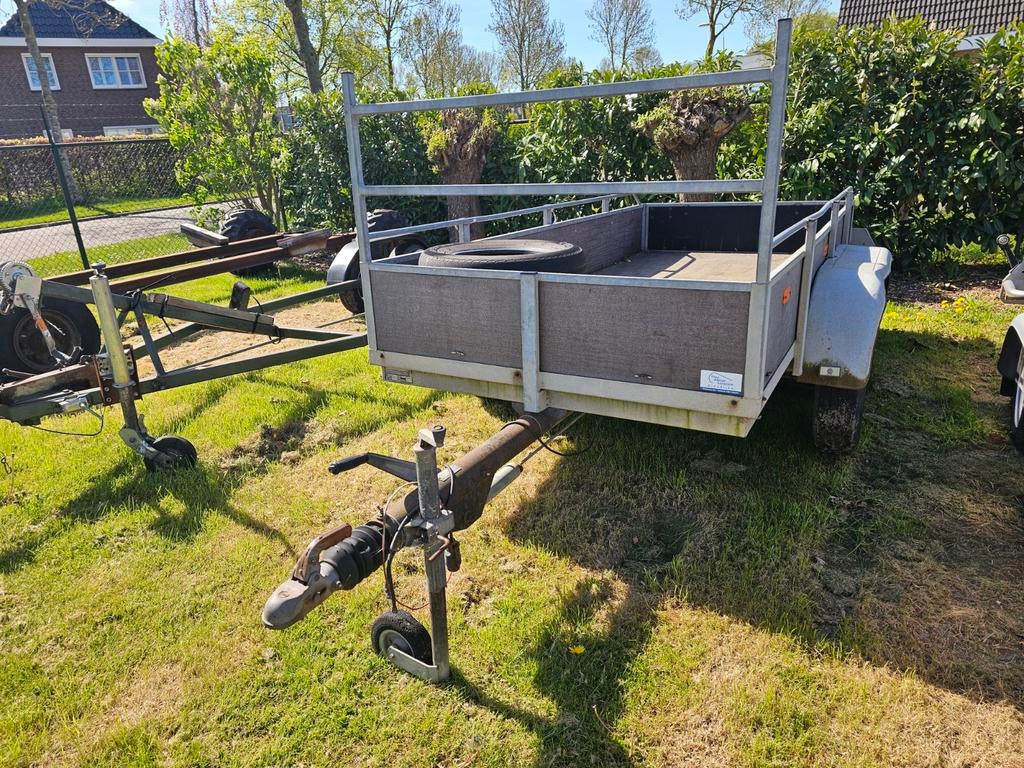 1 aanhanger plus 2 boten wagens en 1 boot trailer, Auto diversen, Aanhangers en Bagagewagens, Ophalen