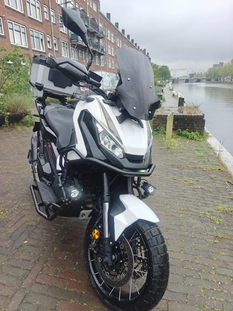 Honda Xadv 750  2020 – Vol Opties A2 op kenteken!, Motoren, 750 cc, Scooter, Bedrijf, Minimaal motorrijbewijs A2