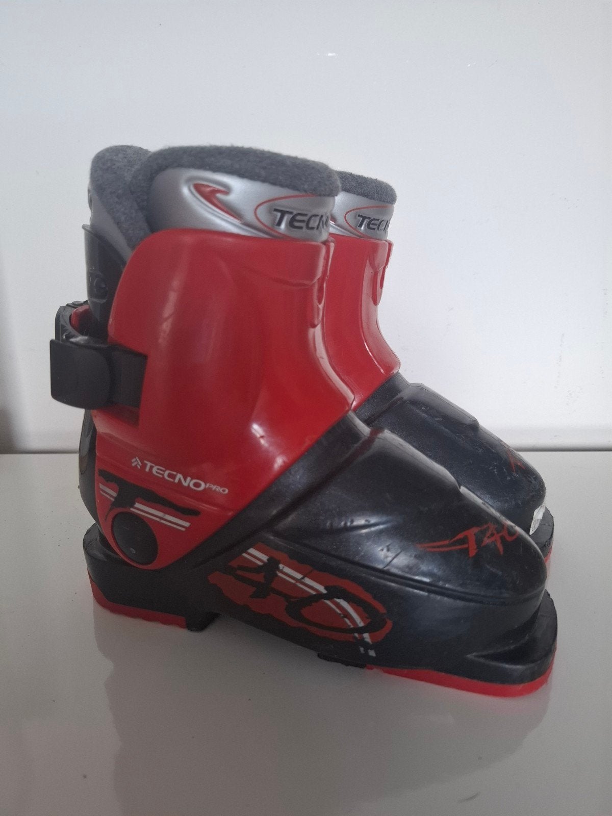 Tecno Pro T40 skischoenen - rood/zwart MP16, Overige merken, Gebruikt, 100 tot 140 cm, Schoenen