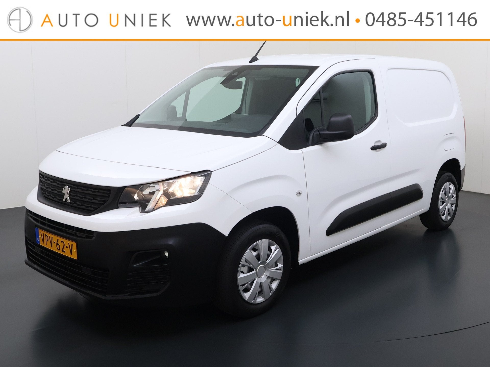 Peugeot Partner 1.2 PureTech BENZINE, EX LEASE AIRCO, Naviga, Voorwielaandrijving, Gebruikt, 1199 cc, Met garantie (alle)