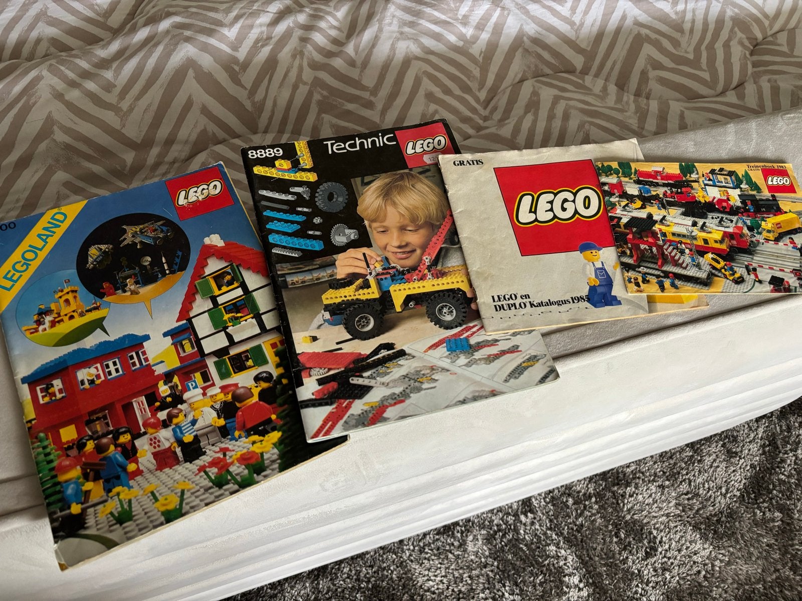 Vintage LEGO catalogi en instructieboekjes (jaren '80), Ophalen of Verzenden, Gebruikt