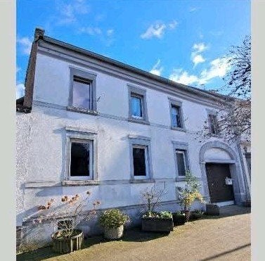 Woonboerderij zeer grote woning te koop opknapper
