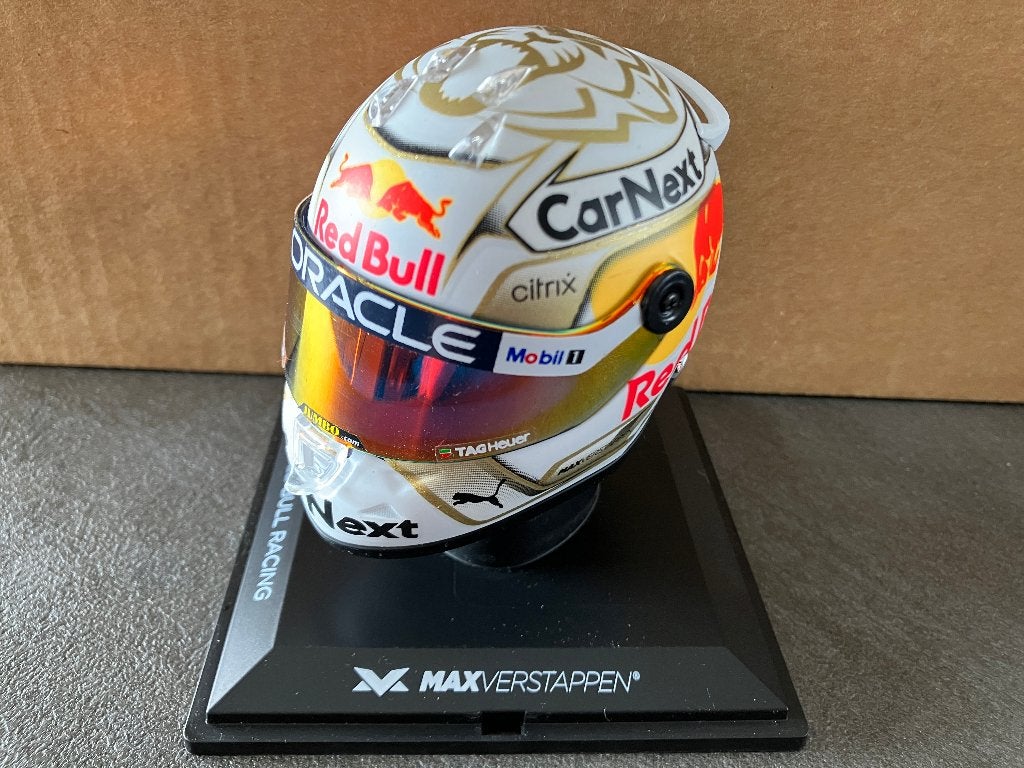 ✅ Max Verstappen 1:4 helm 2022 Season Red Bull RB18, Verzamelen, Automerken, Motoren en Formule 1, Ophalen of Verzenden, Nieuw