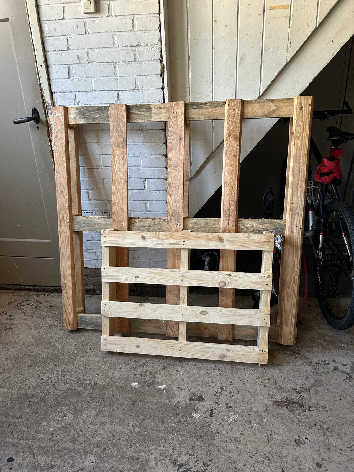 Pallet gratis, Ophalen, Zo goed als nieuw, 50 mm of meer, Minder dan 200 cm