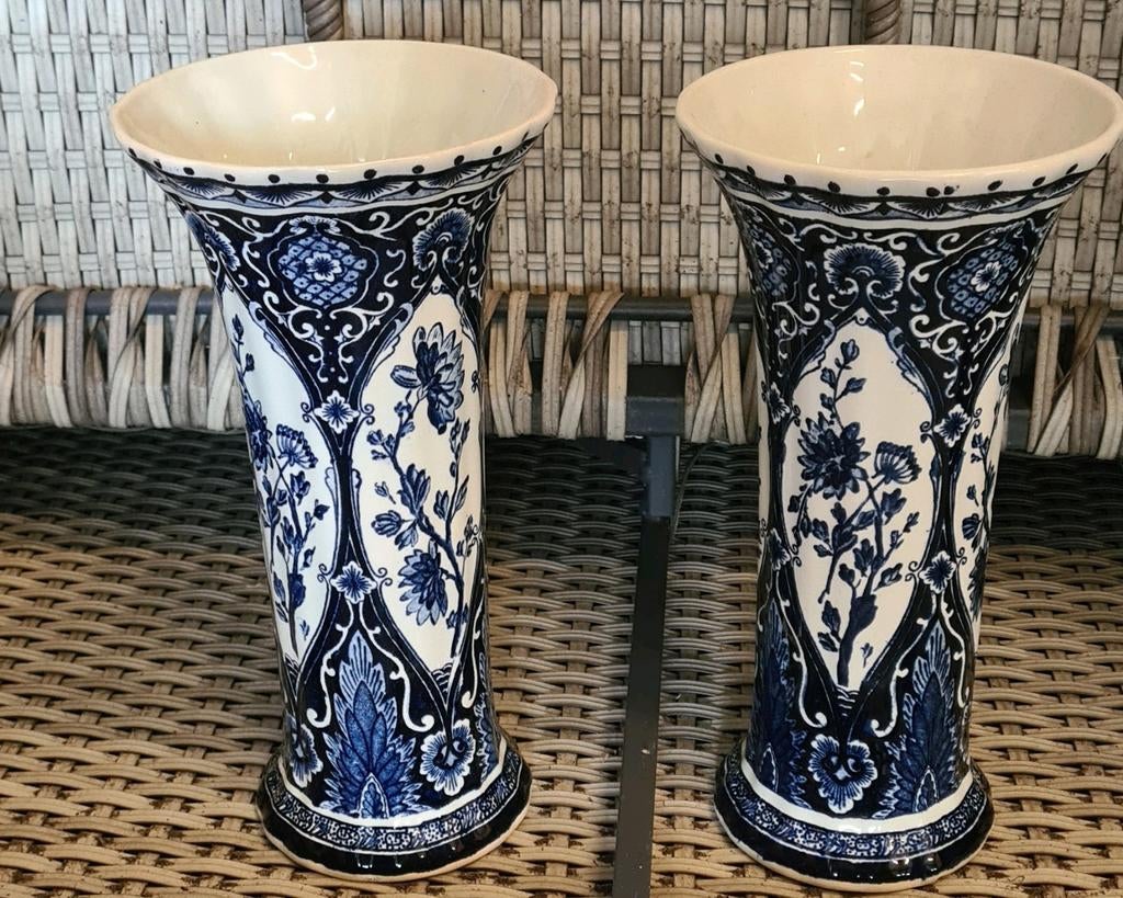 Delfts blauwe vasen. By Boch. Made for royal sphinx., Antiek en Kunst, Antiek | Vazen, Ophalen