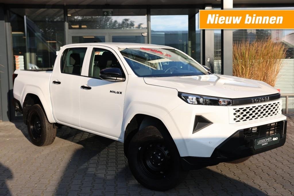 Toyota HILUX 2.8 D-4D MHEV DUBBEL CABINE ACTIVE A/T 4WD, Automaat, Huisgarantie, Met garantie (alle), Verwarmde buitenspiegels