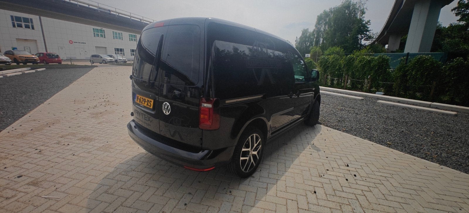 Volkswagen Caddy 2.0 TDI Bluemotion L1h1 190pk 2019, Auto's, Dealer onderhouden, Zwart, 4 cilinders, 700 kg