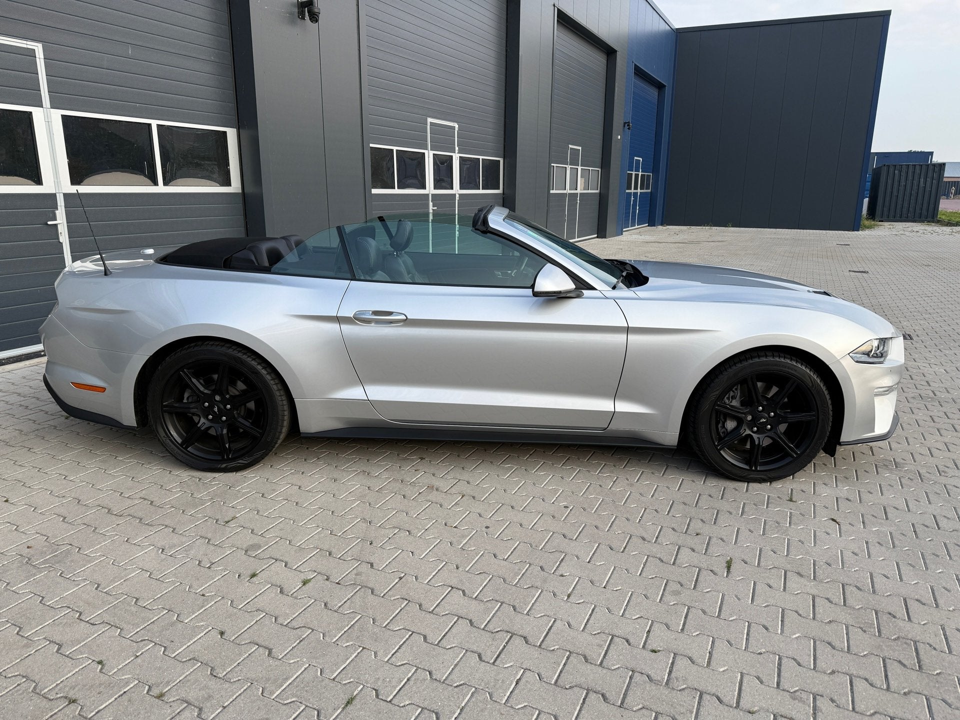 Ford Mustang Convertible Custom pack! Origineel Nederlands, Auto's, 290 pk, Achterwielaandrijving, Gebruikt, 4 cilinders