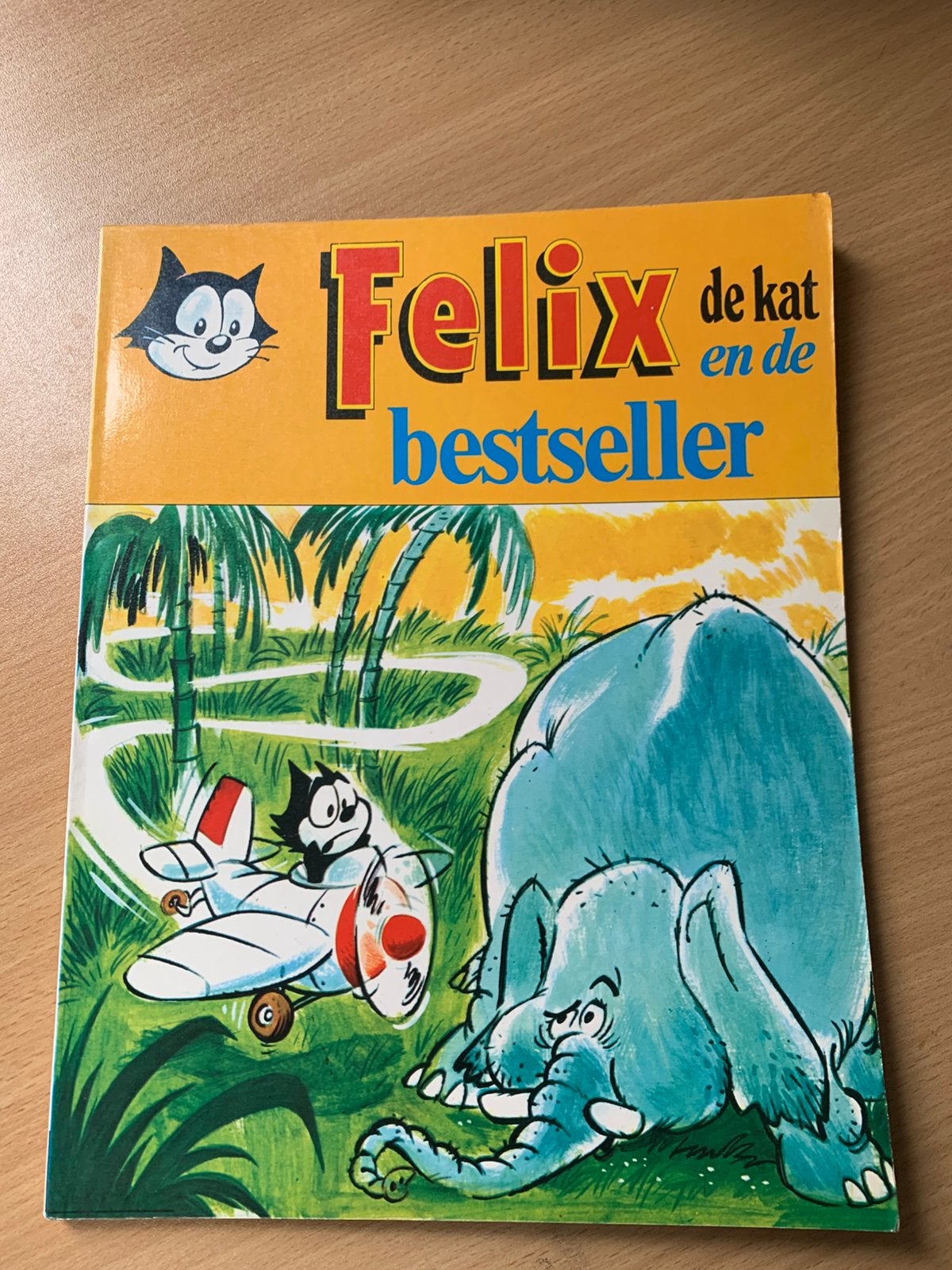 Felix de kat en de bestseller stripboek, Ophalen of Verzenden, Zo goed als nieuw