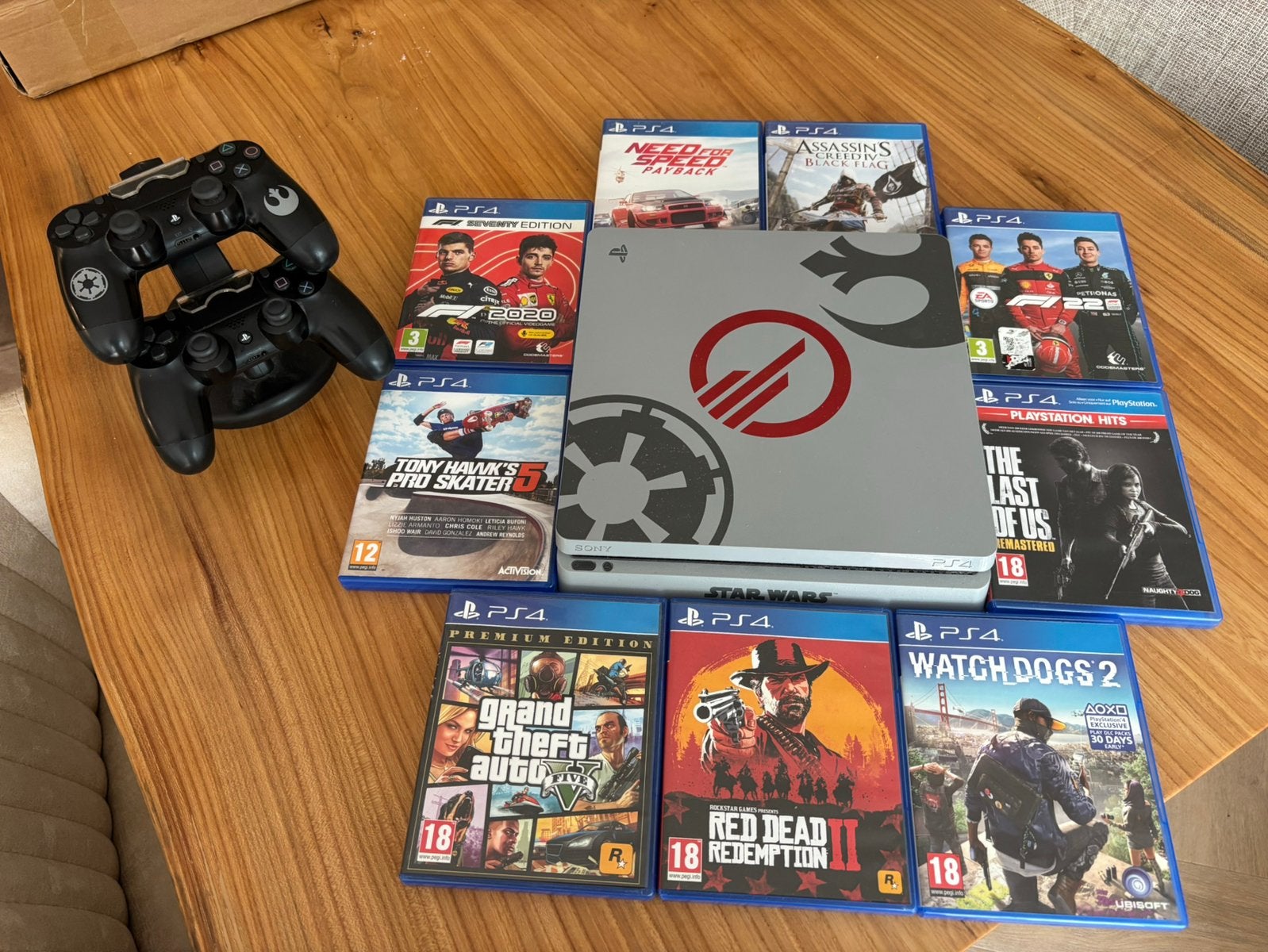 PlayStation 4 slim 1 TB Star Wars limited edition 2 controlr, Spelcomputers en Games, Spelcomputers | Sony PlayStation 4, Met games