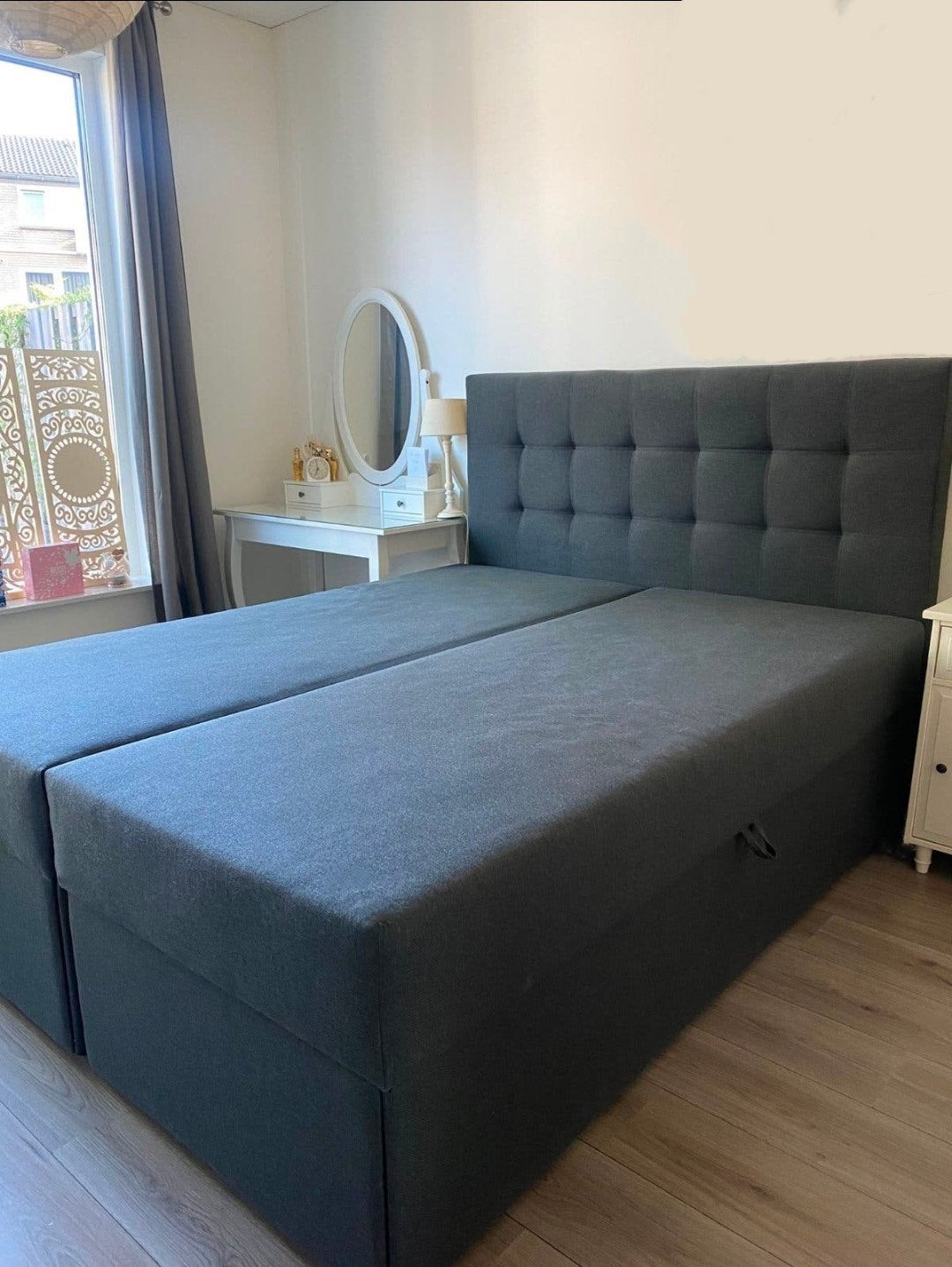 Stijlvolle boxspring + bijbehorende topper, Ophalen, Zo goed als nieuw