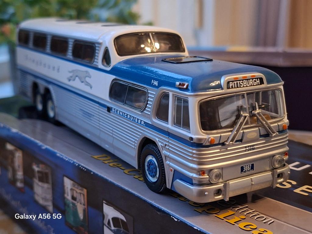 Corgi bus greyhound scenicruiser, Ophalen of Verzenden, Zo goed als nieuw, Bus of Vrachtwagen, Corgi