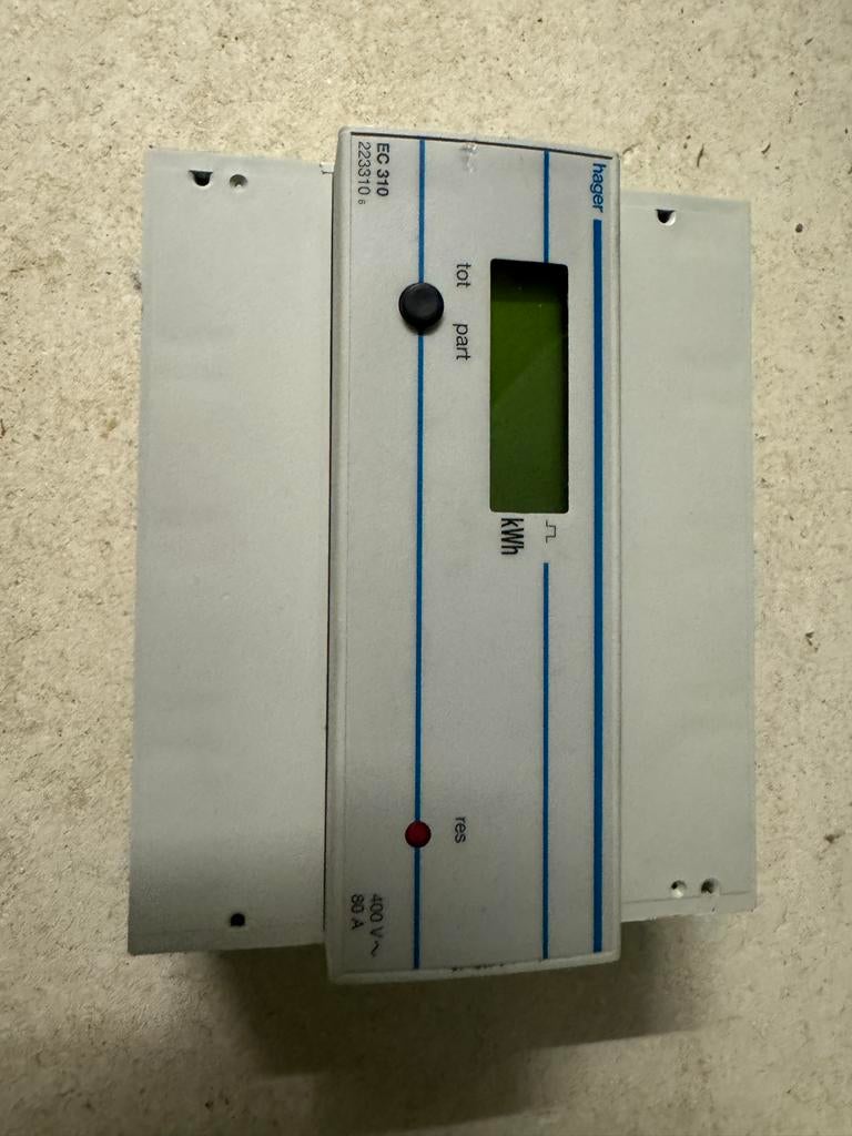 Hager EC310 Direct kWh Meter, Hobby en Vrije tijd, Ophalen of Verzenden, Zo goed als nieuw
