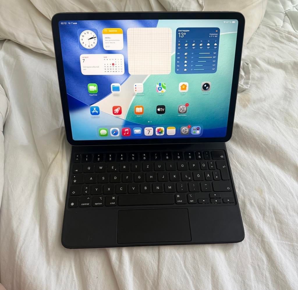 Apple Magic Keyboard, Computers en Software, Apple iPads, Apple iPad, 11 inch, Ophalen of Verzenden, Zo goed als nieuw
