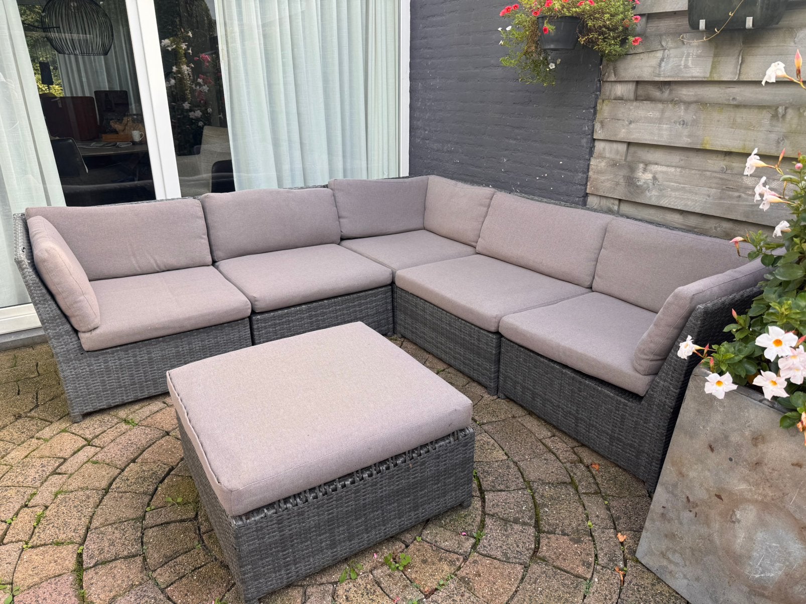 Loungeset met Hocker en kussens, gebruikt, GRATIS, 5 zitplaatsen, Gebruikt, Rotan, Bank