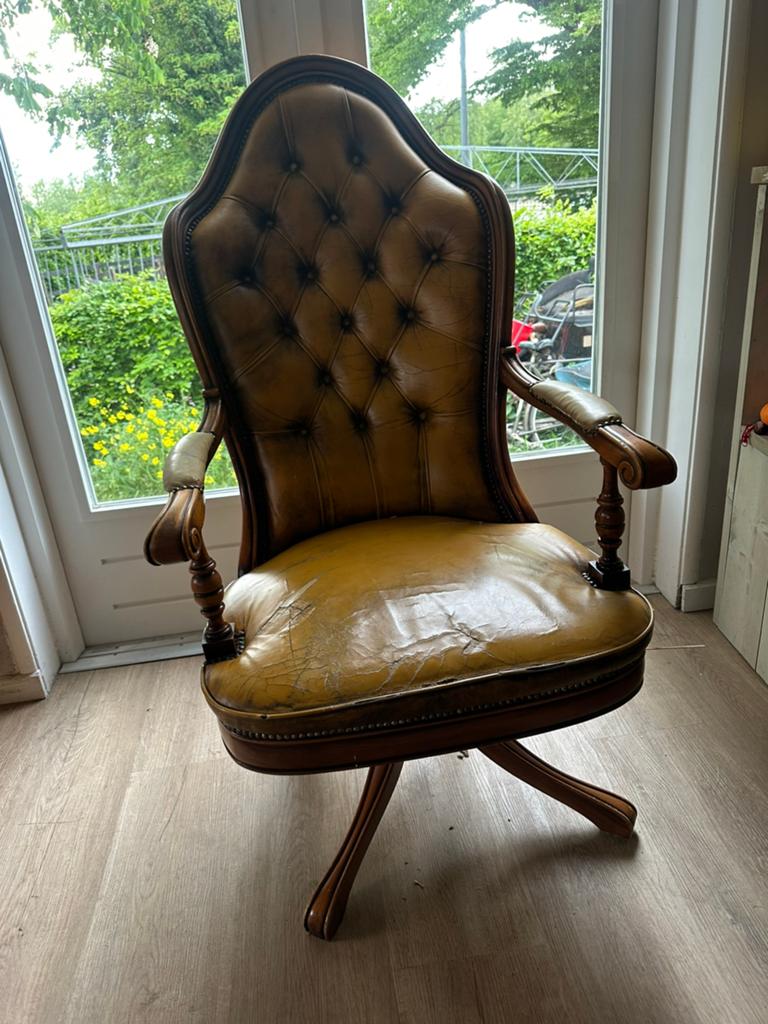 Chesterfield bureaustoel, Ophalen, Gebruikt, Bruin