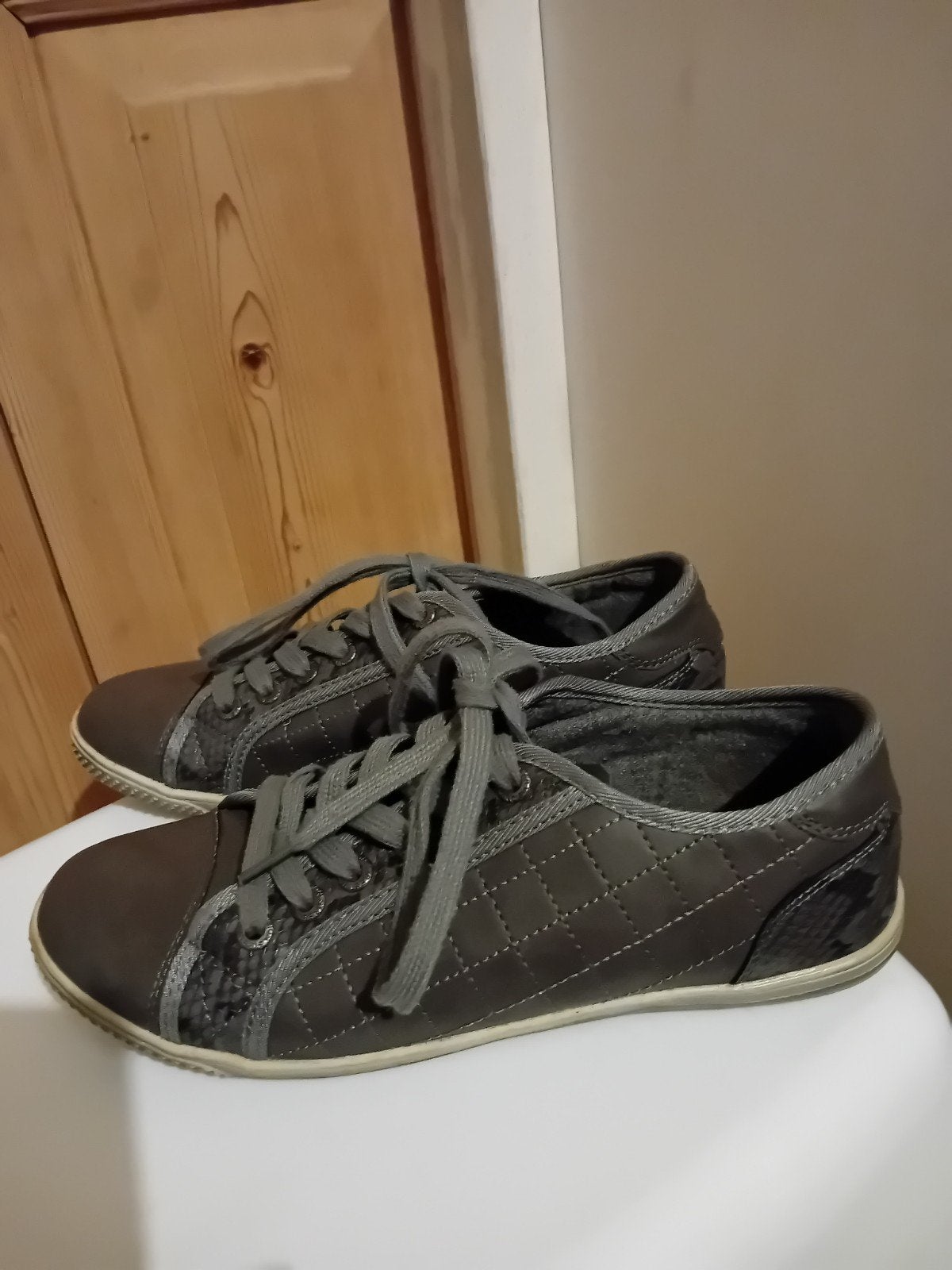 Damesschoen Trend One maat 40, Kleding | Dames, Schoenen, Ophalen, Zo goed als nieuw, Sneakers of Gympen