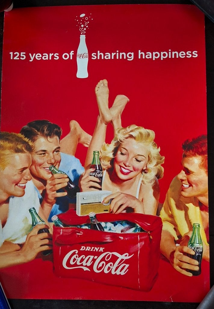Coca Cola reclameposter 125 years of sharing happiness, Verzamelen, Merken en Reclamevoorwerpen, Ophalen of Verzenden, Gebruiksvoorwerp