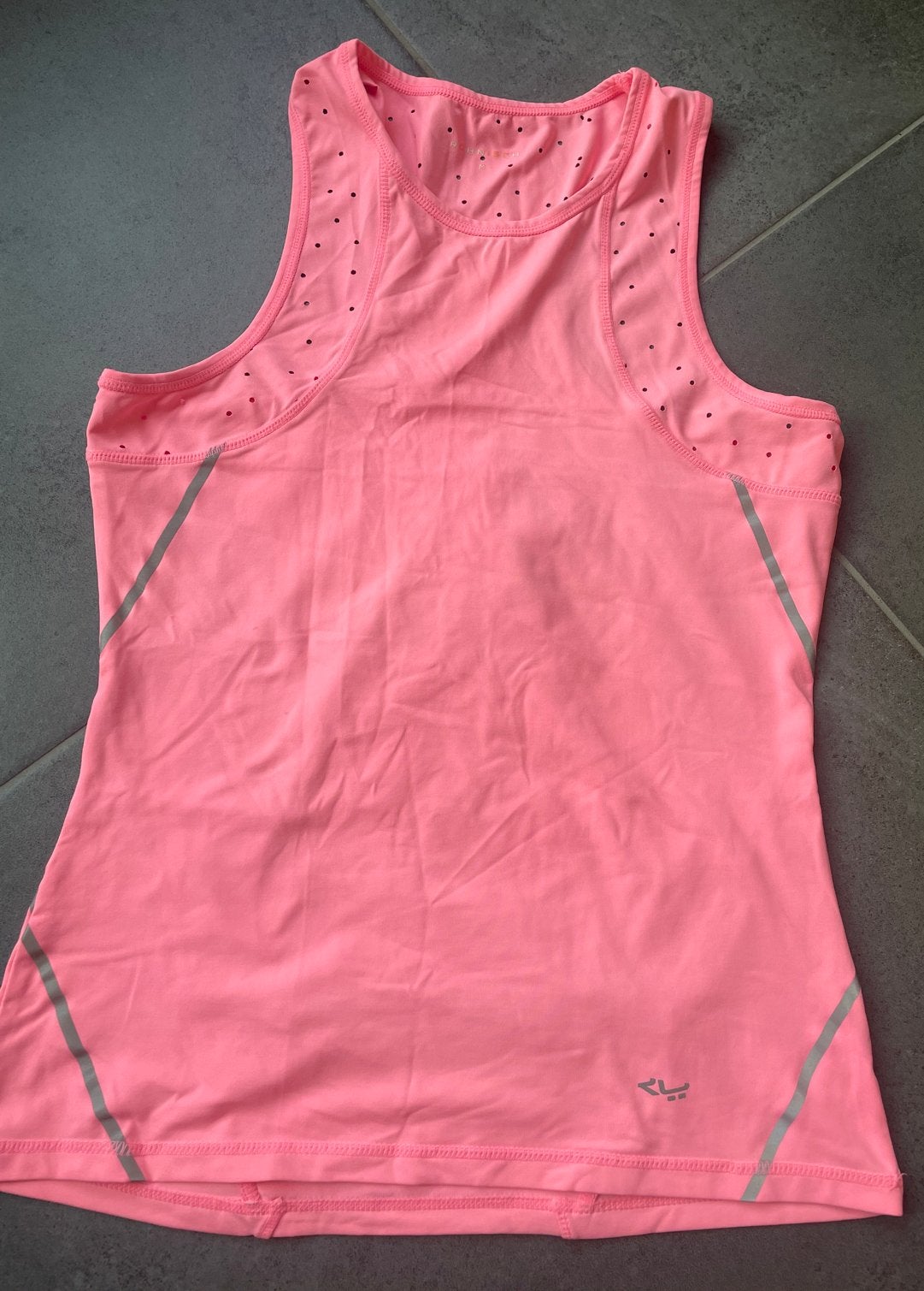 Sporttopjes: Röhnisch roze en Nike groen/roze/wit, Kleding | Dames, Maat 38/40 (M), Verzenden, Roze, Fitness of Aerobics