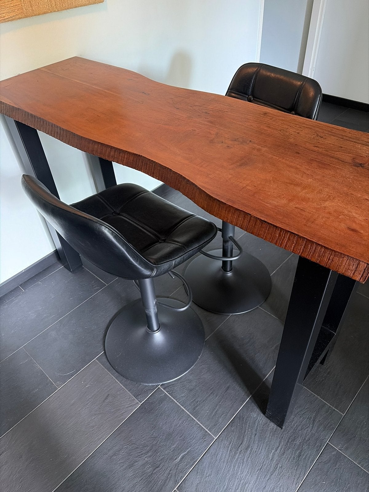 Set van 2 barkrukken met mangohouten eetbar, Huis en Inrichting, Ophalen, Gebruikt, Tot twee personen, 50 tot 100 cm