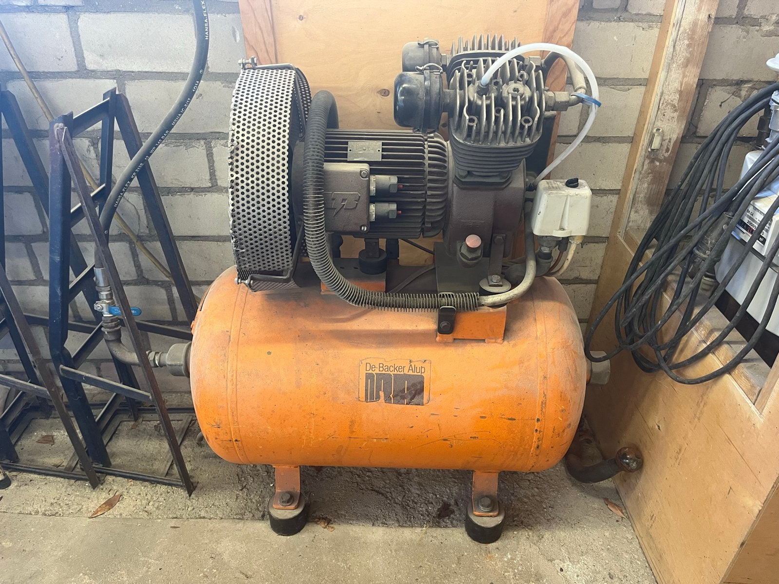 ALUP Compressor met accessoires en haspel, Ophalen, Gebruikt, 400 tot 800 liter/min, 10 bar of meer