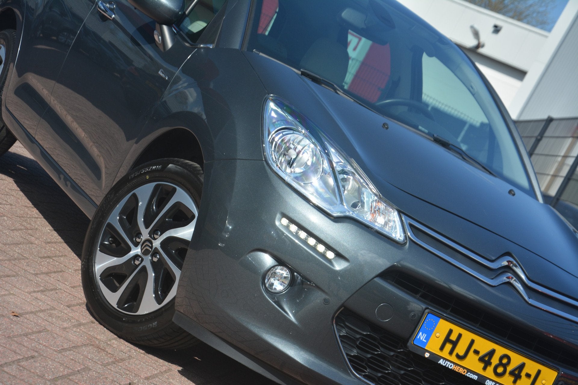 Citroën C3 1.2 PureTech Exclusive | Automaat | Navigatie |, Auto's, Stof, 1199 cc, 82 pk, Origineel Nederlands