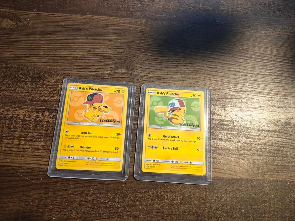 Pokémon ash's Pikachu, Ophalen of Verzenden, Zo goed als nieuw, Meerdere kaarten