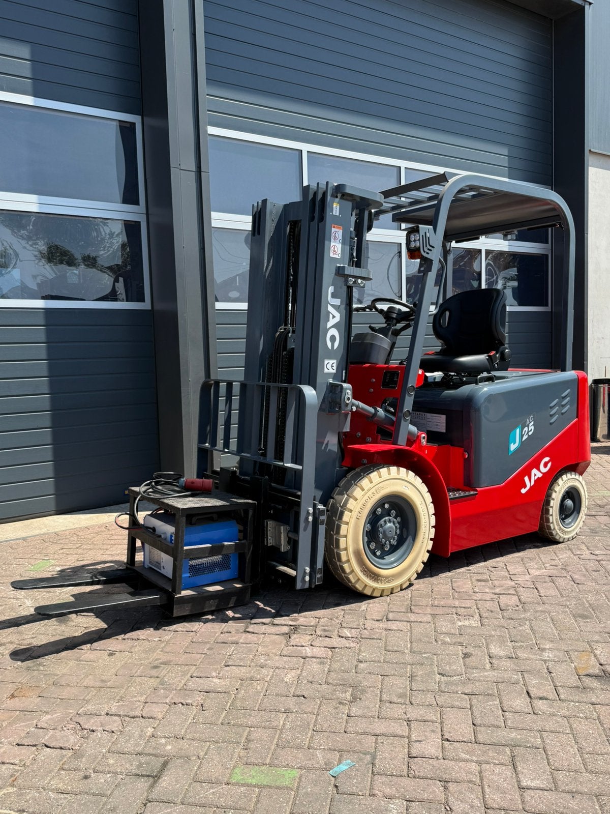 JAC25, Ophalen, Nieuw