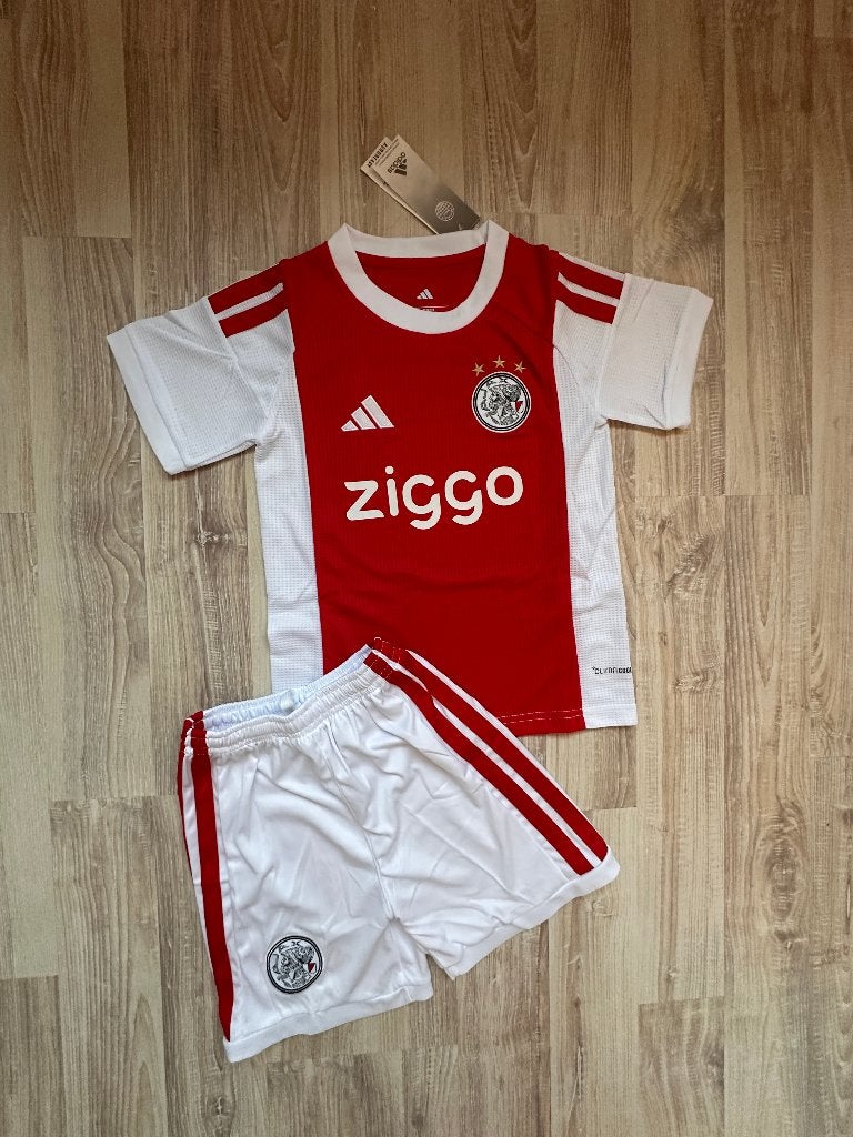 NIEUW!! Ajax Thuis Tenue 2026/2027 Maten 104 t/m 164, Maat XS of kleiner, Verzenden, Nieuw, Set